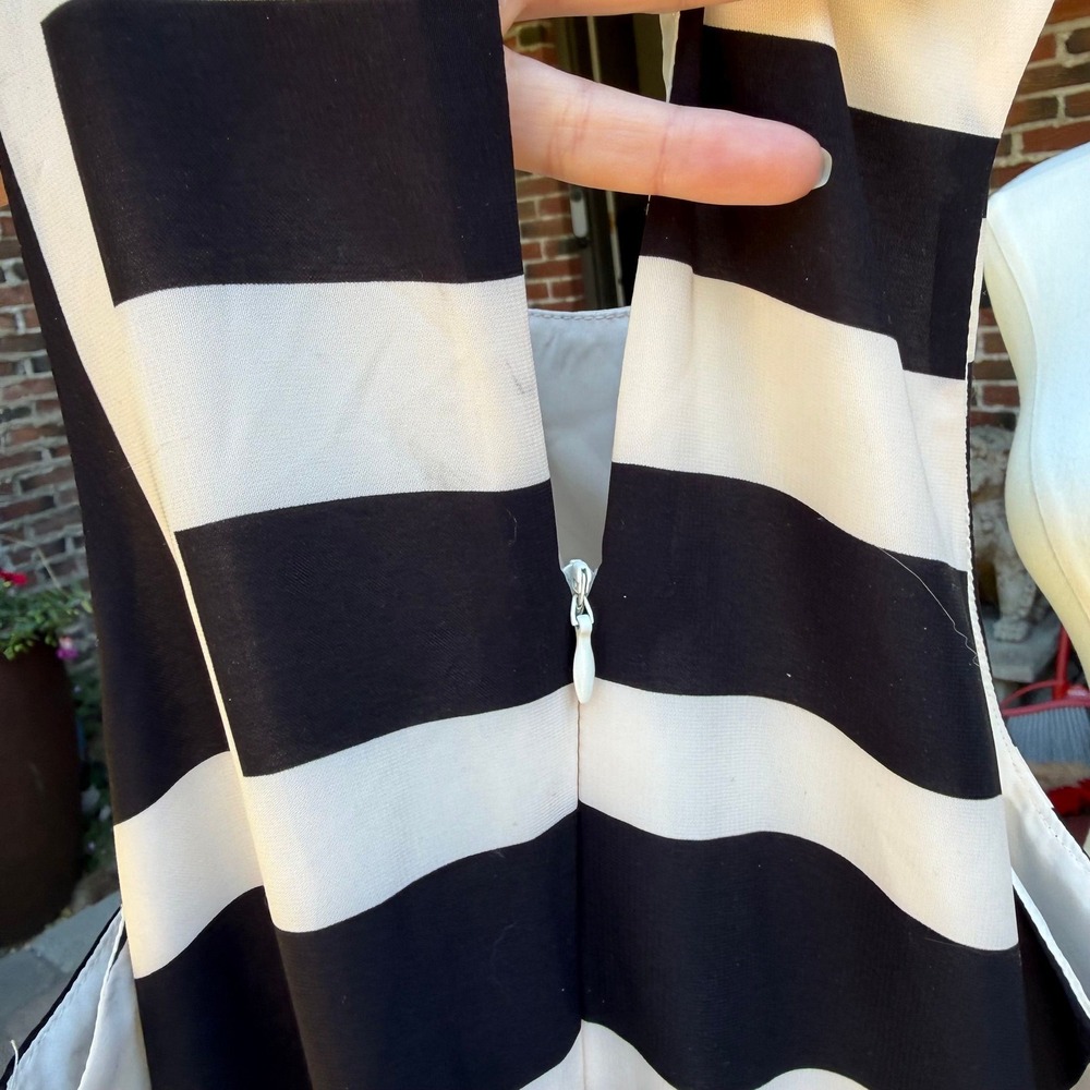 Donna Morgan Black White Geometric Stripe Halter Maxi Dress Pockets Size 6 - Picture 6 of 6